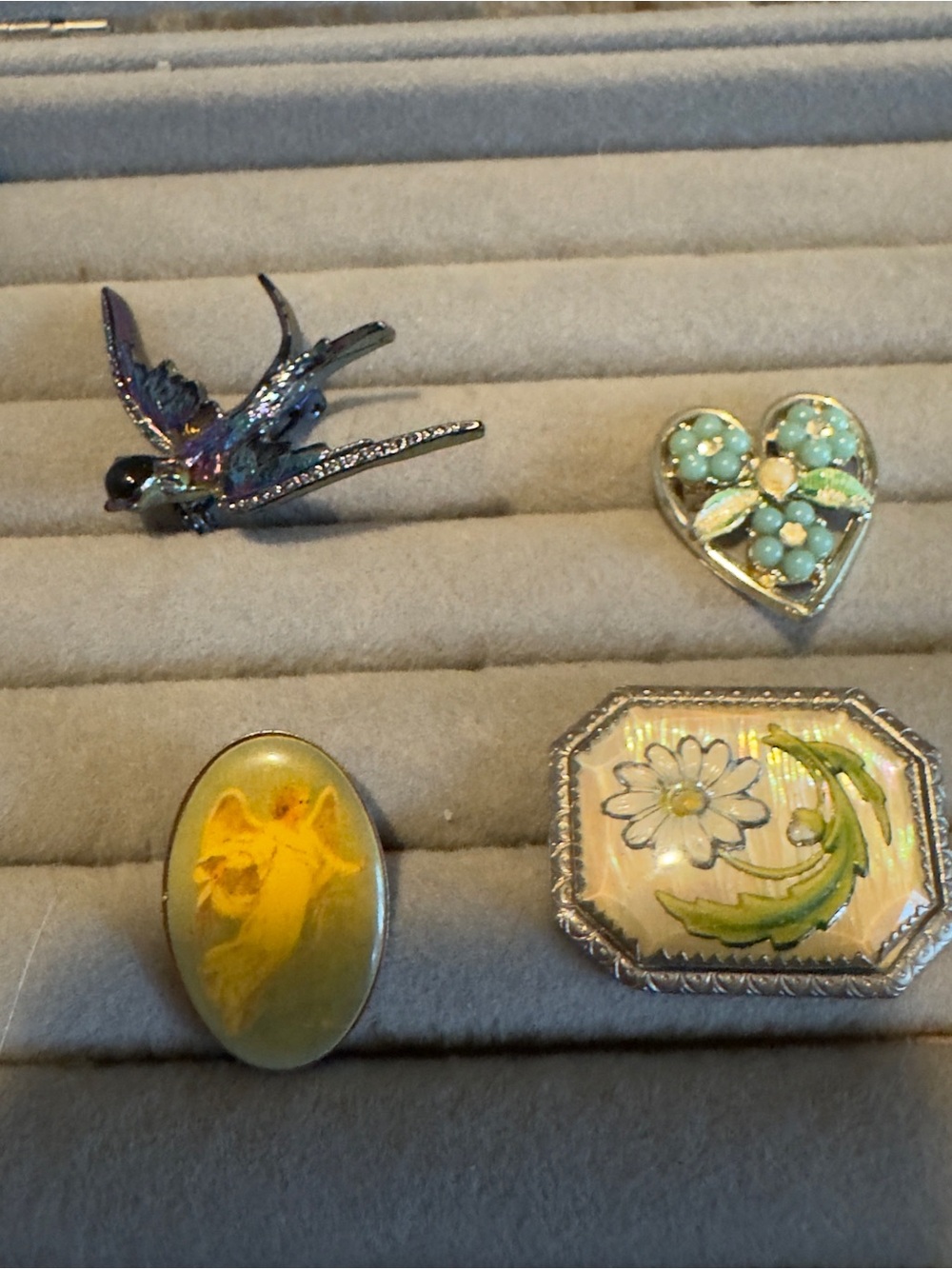 Lot of Assorted Vintage Home Accents Pin Set in Blue, Green, Yellow vintage